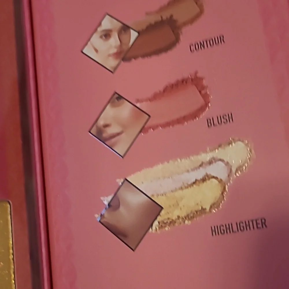 Bebe 7 PC Sculpt & Illuminate Palette - Pink and Gold